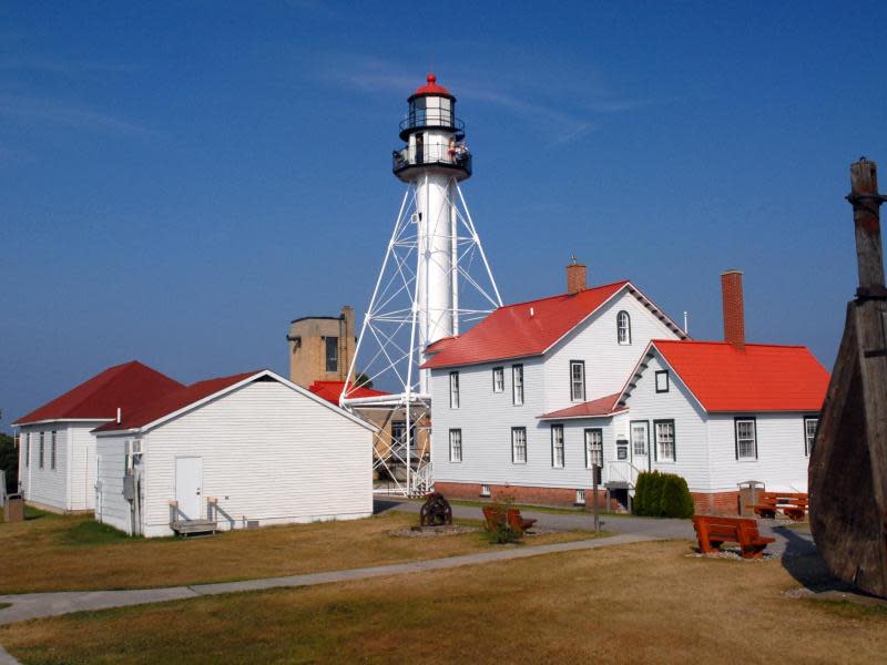 Hilft seit 1861 Seeleuten bei der Orientierung: Der Leuchtturm am Whitefish Point ist heute Teil des Great Lakes Shipwreck Museums. Foto: Christian Röwekamp