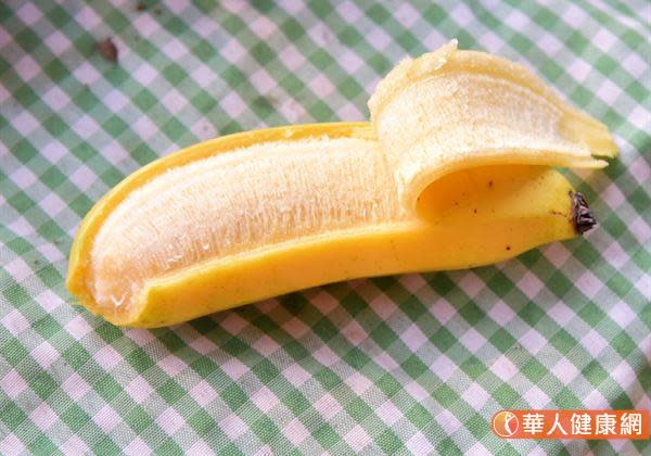 1根香蕉的熱量大約120卡，遠低半碗白飯的熱量。