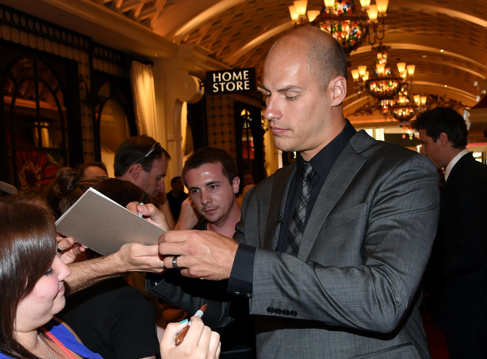 Ryan Getzlaf of the Anaheim Ducks arrives on the red carpet prior to the NHL Awards at the Encore Theater at Wynn, in Las Vegas, on June 24, 2014 (AFP Photo/Ethan Miller)