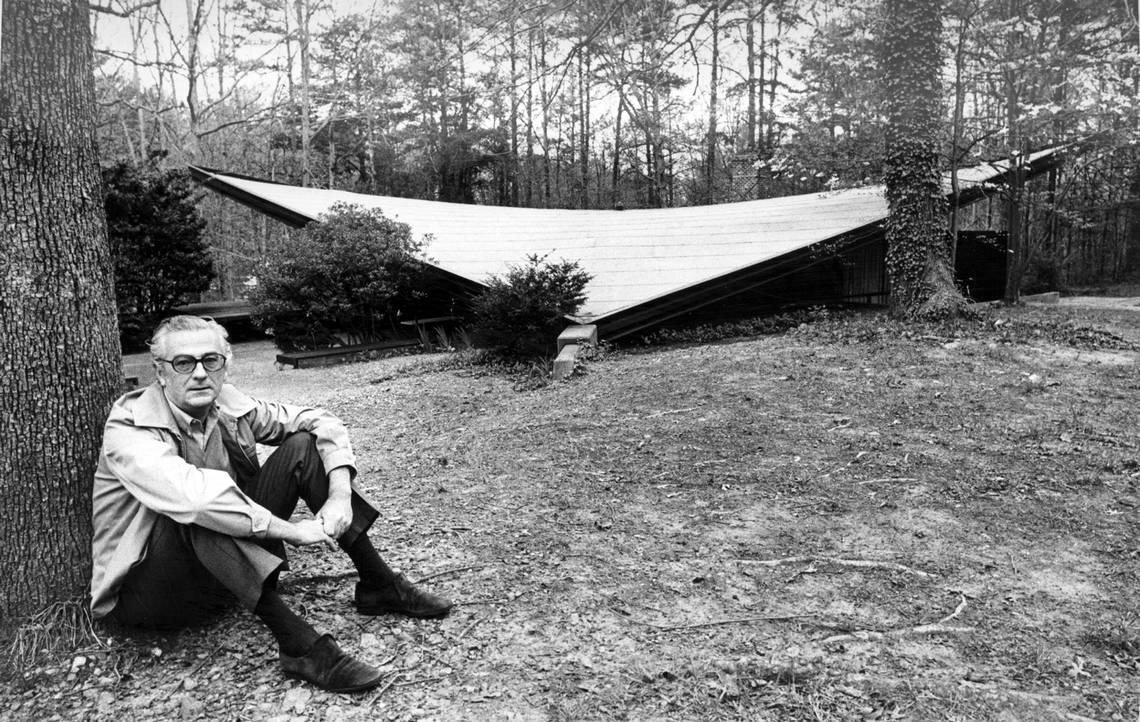 Eduardo Catalano designed this striking house in the 1950s in West Raleigh. It was demolished in 2001. 1974 N&O FILE PHOTO
