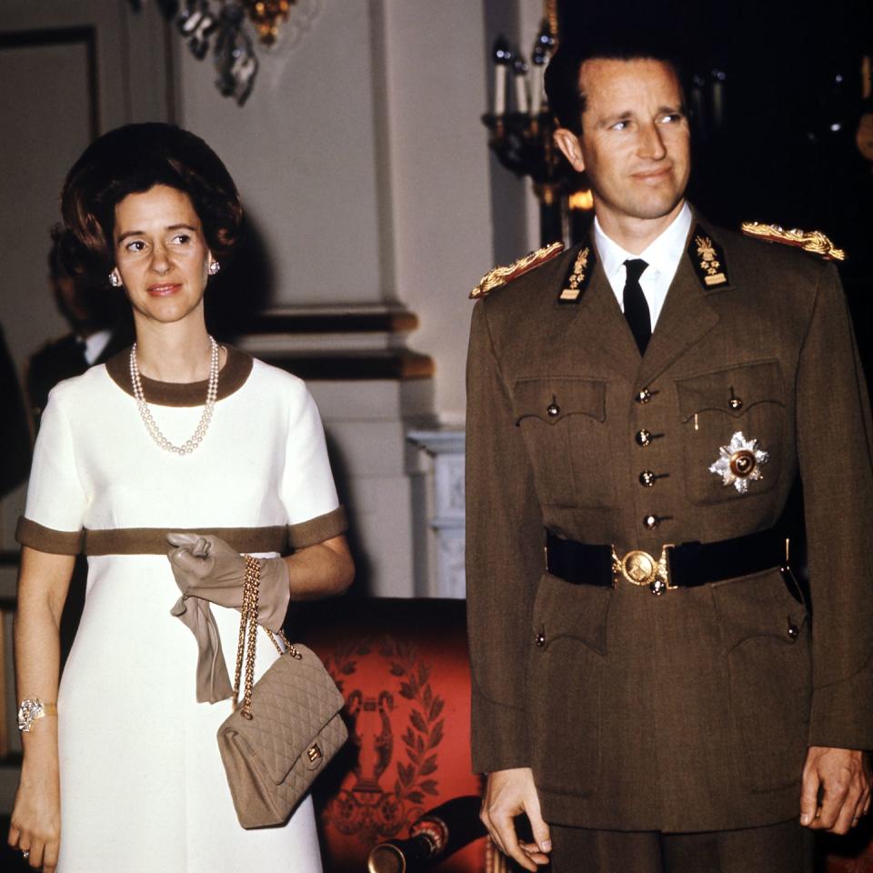 <p>Beige and neutral bags hit the scene next, and keeping it in the royal sphere, Queen Fabiola of Belgium toted this one with her while on official duty with King Baudouin. She even matched it to her leather gloves. </p>