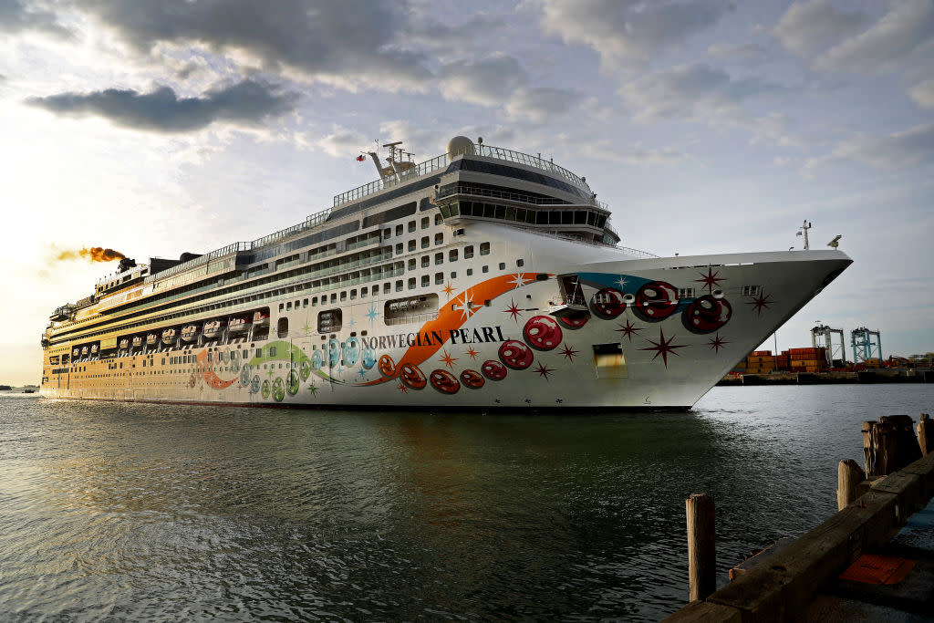  A picture of the Norwegian Pearl ship. 