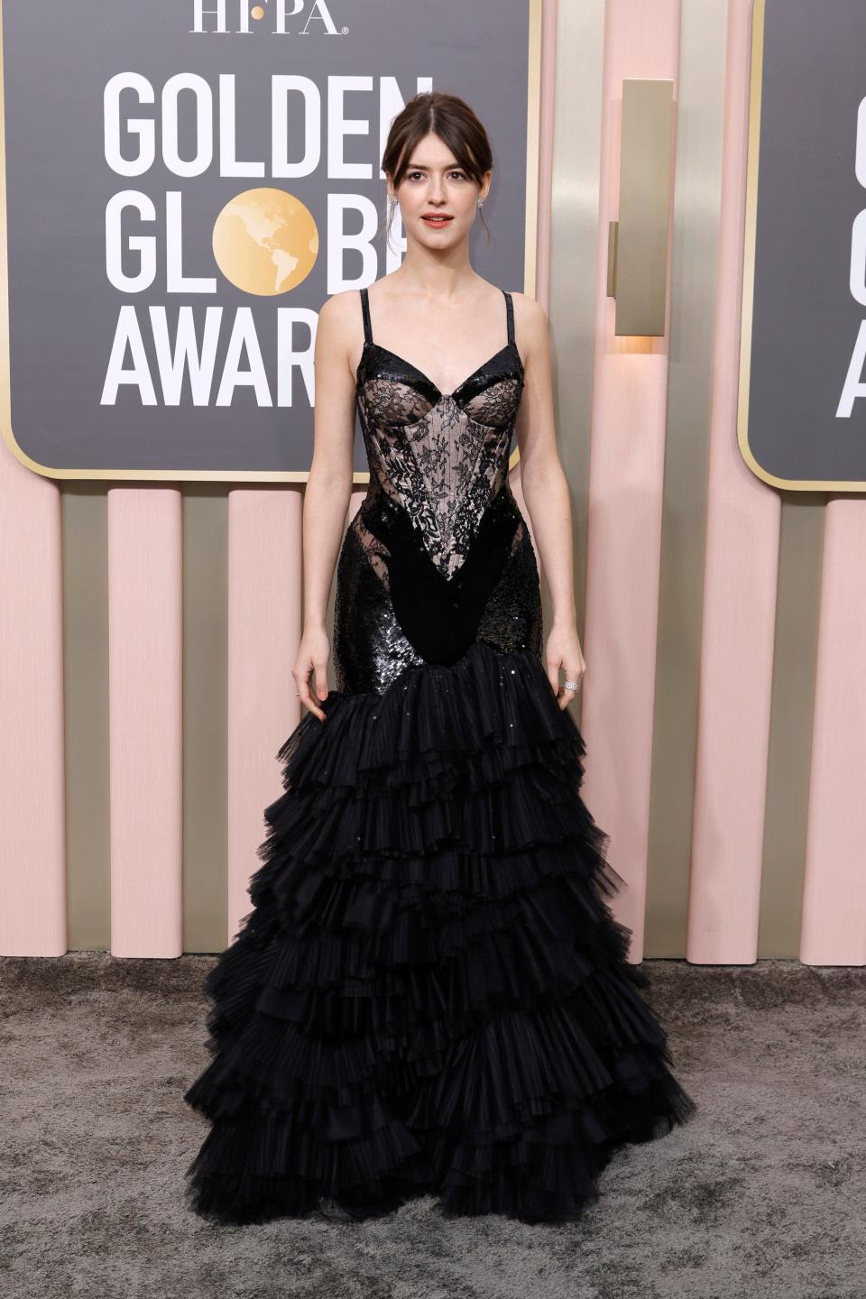 Daisy Edgar-Jones attends the 2023 Golden Globes.