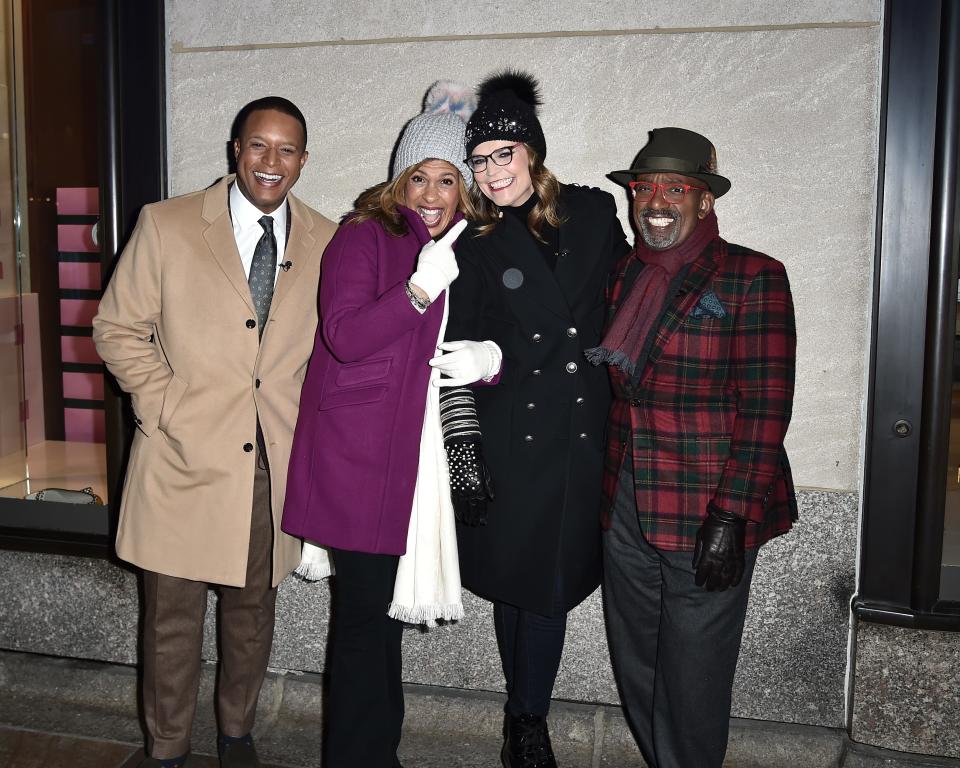 Savannah Guthrie joined Craig Melvin, Hoda Kotb and Al Roker at the Rockefeller Center Christmas Tree Lighting on Dec. 4, trading her contacts for a pair of glasses after suffering a torn retina.