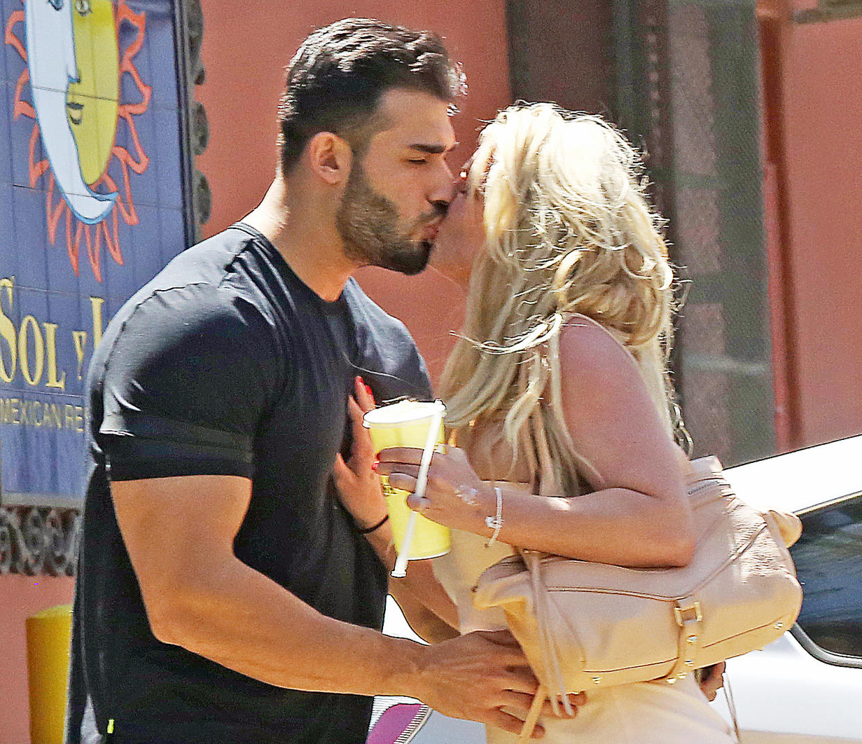 Sam Asghari Britney Spears kiss