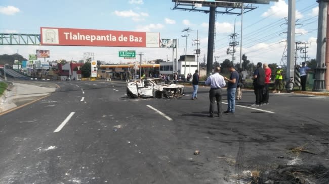 Continúa bloqueo en la México-Pachuca