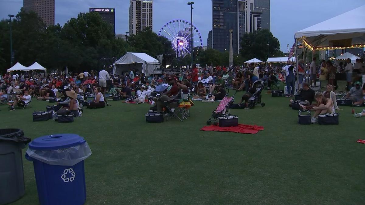 ‘Look Up Atlanta’ fireworks celebration hosts thousands at Centennial Park