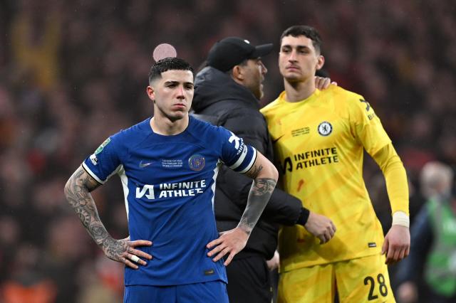 Former Chelsea player thinks Blues could sell Enzo Fernandez after racism  incident - Yahoo Sports