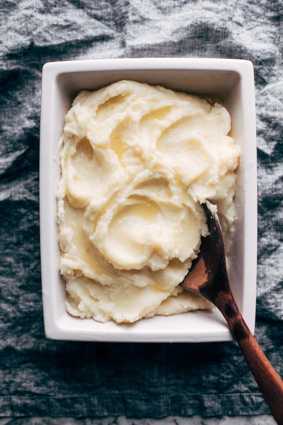 <strong>Get the <a href="https://pinchofyum.com/instant-pot-mashed-potatoes" target="_blank">Instant Pot Mashed Potatoes recipe</a> from Pinch of Yum</strong>