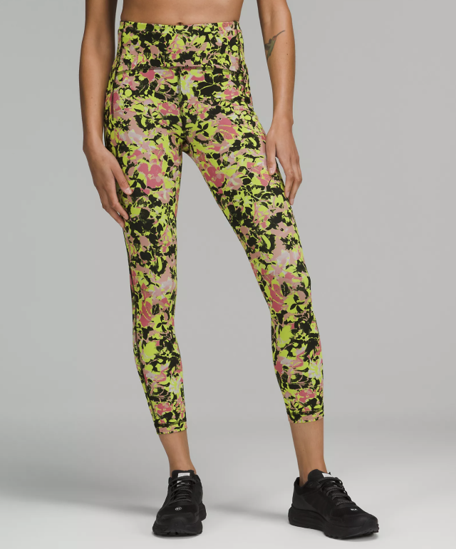 Not everybody can spend $75-100 on leggings thats why I found these Vi, Leggins