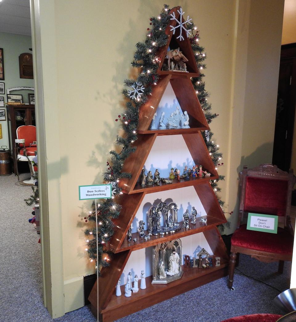 An entry into the Festival of Trees at the Walhonding Valley Historical Society and Museum by woodcrafter Don Scifres.