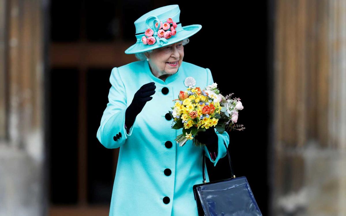 What the Queen and Kate Middleton Wore to Easter Services