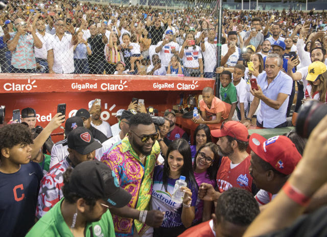 Baseball star Ortiz makes first appearance since being shot