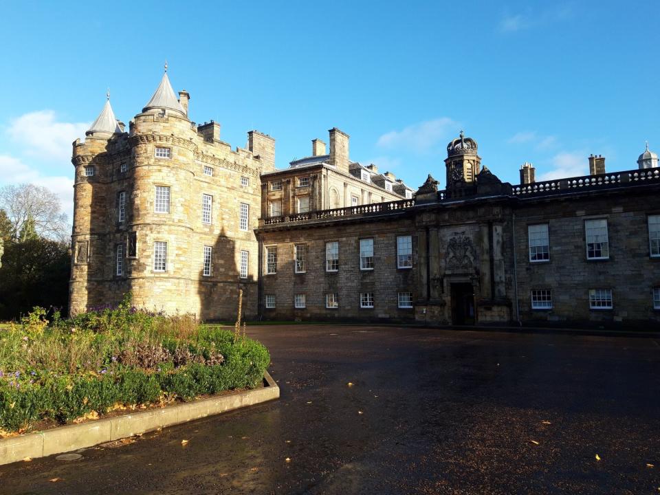 holyrood palace exterior