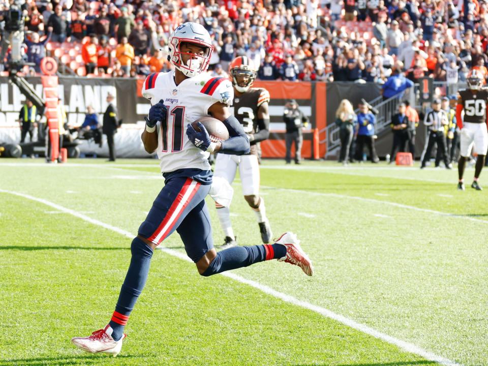 Tyquan Thornton runs for a touchdown against the Cleveland Browns.