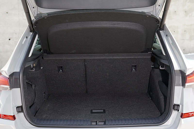 Skoda Kamiq行李箱的70公分距地高度能以最舒適的方式將物品置入尾廂