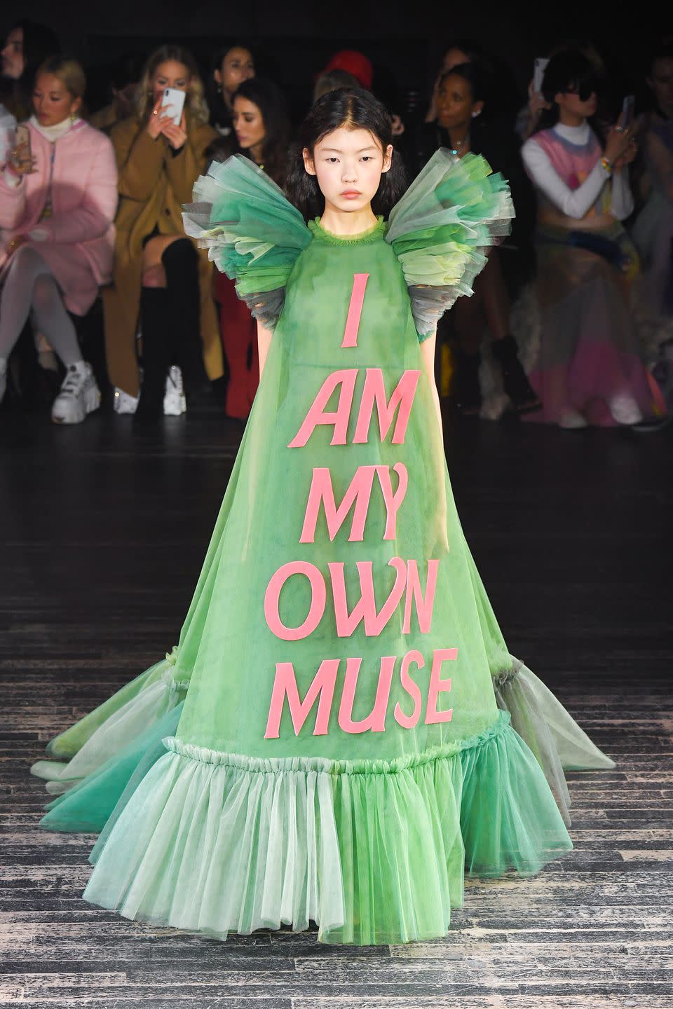 Viktor & Rolf, diseño con slogan