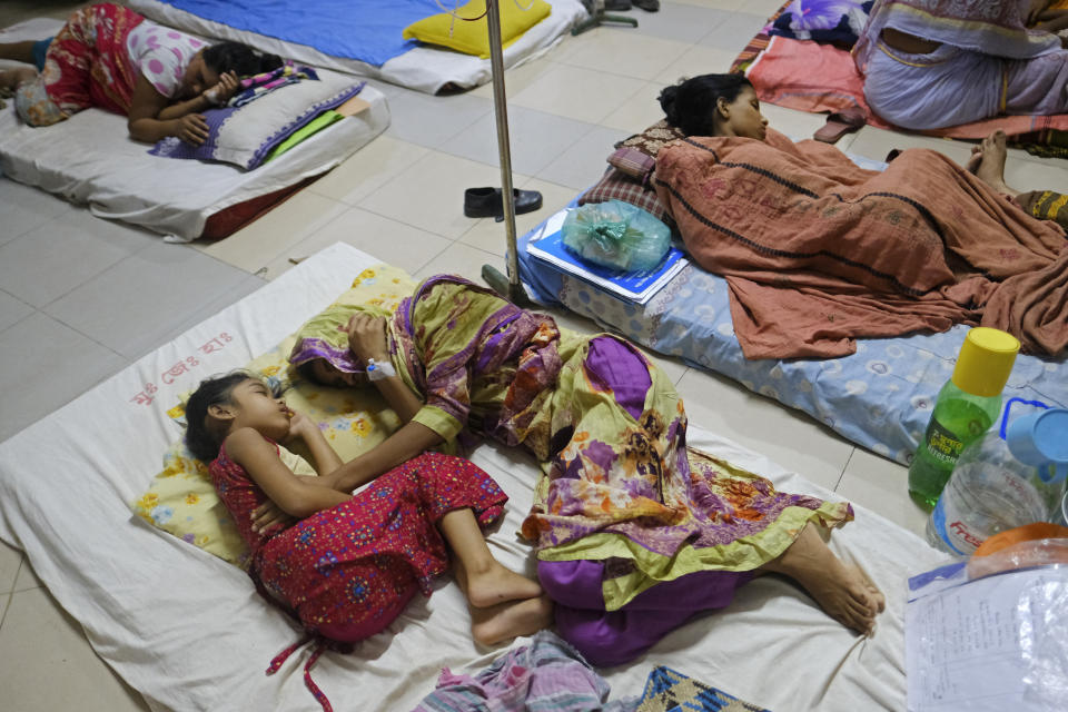Dengue patients receive treatment at Mugda Medical College and Hospital in Dhaka, Bangladesh, Thursday, Aug. 10, 2023. (AP Photo/Mahmud Hossain Opu)