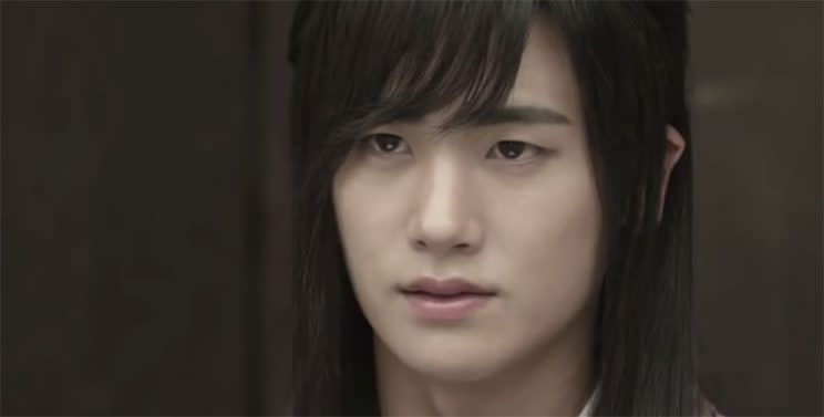 Sammaekjong/Kim Ji-dwi played by Park Hyung-sik