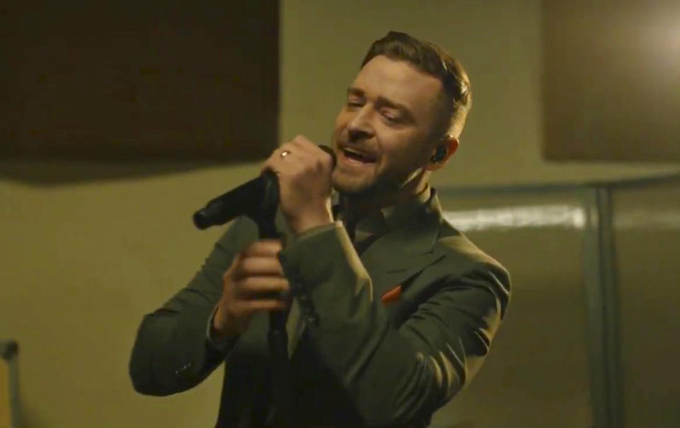 En esta imagen tomada de video, Justin Timberlake canta en el espectáculo "Celebrating America", tras la ceremonia de investidura del presidente Joe Biden, el miércoles 20 de enero del 2021. (Biden Inaugural Committee via AP)