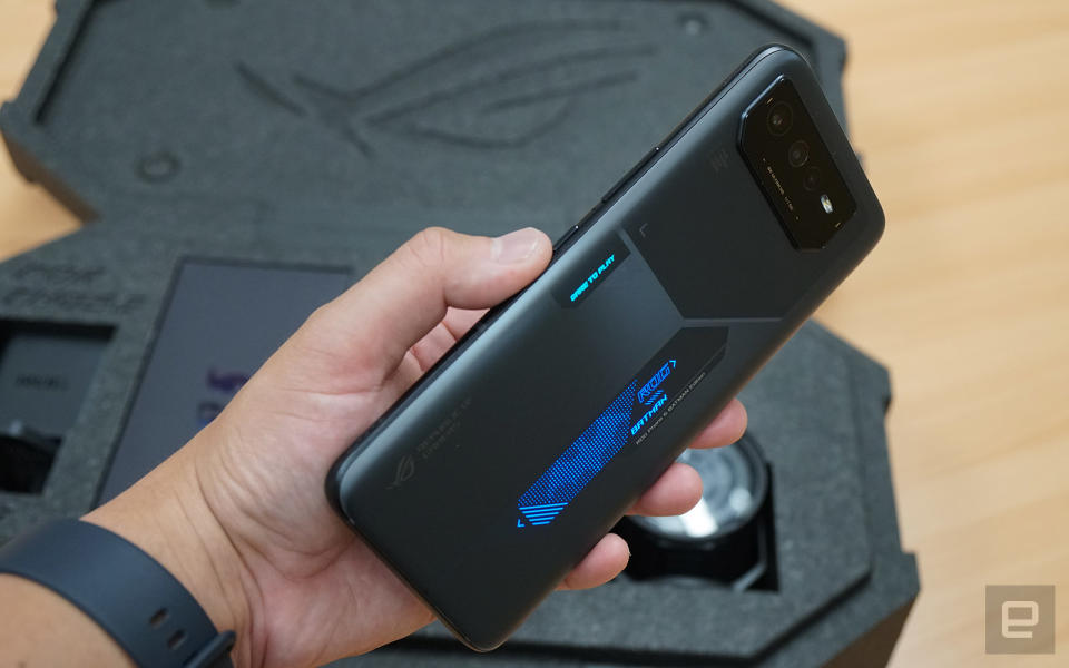 華碩 ROG Phone 6 Batman Edition 開箱。