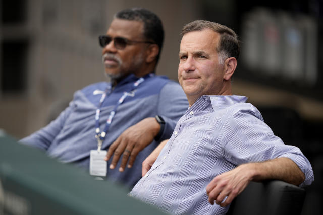 White Sox fire Ken Williams, Rick Hahn: Chicago needs full