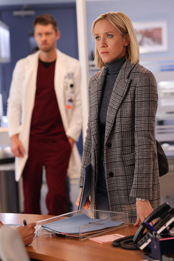 (l-r) Luke Mitchell as Dr. Mitch Ripley, Jessy Schram as Dr. Hannah Asher — (Photo by: George Burns Jr/NBC)