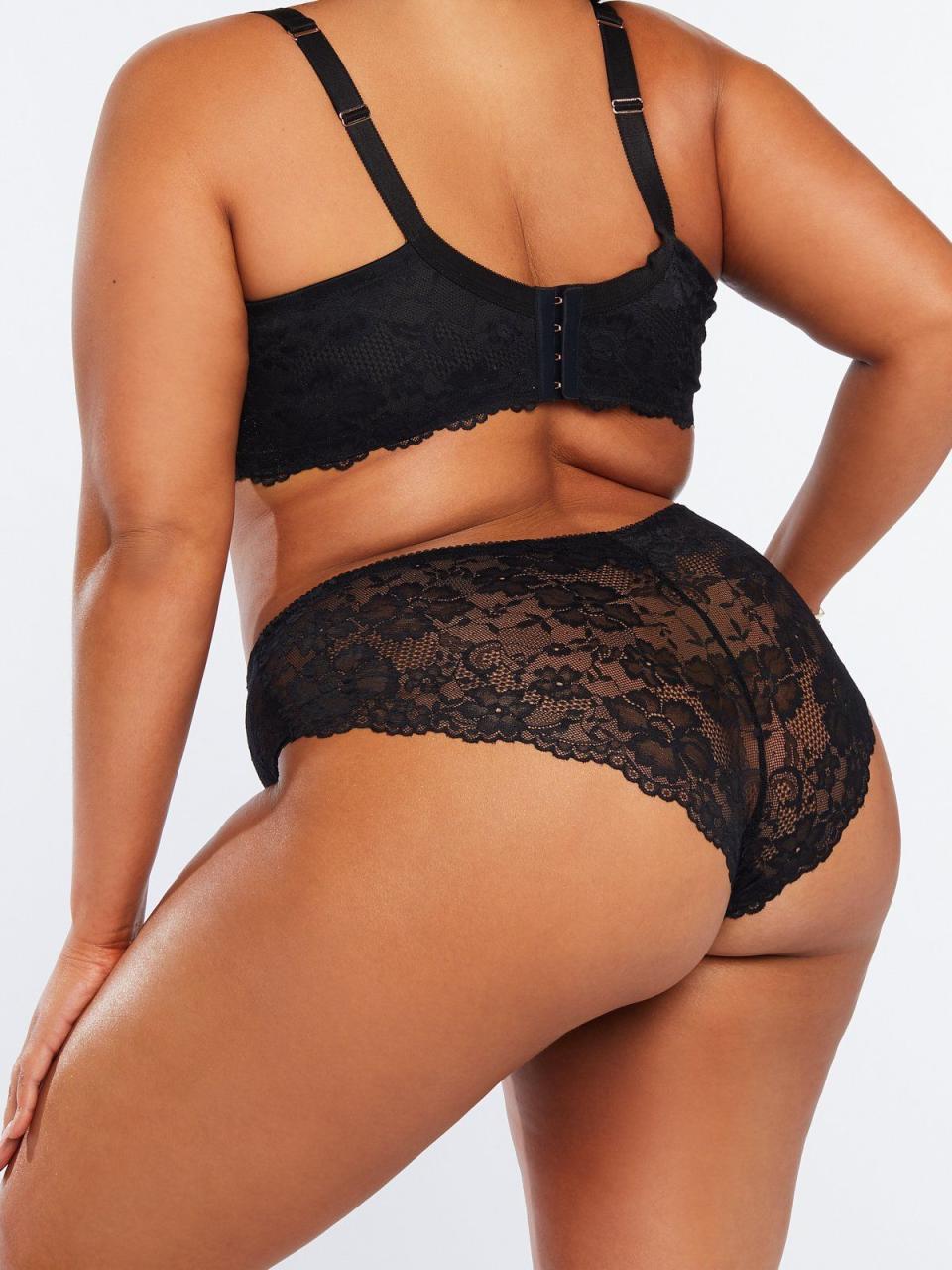 47) Savage x Fenty Floral Lace Cheeky