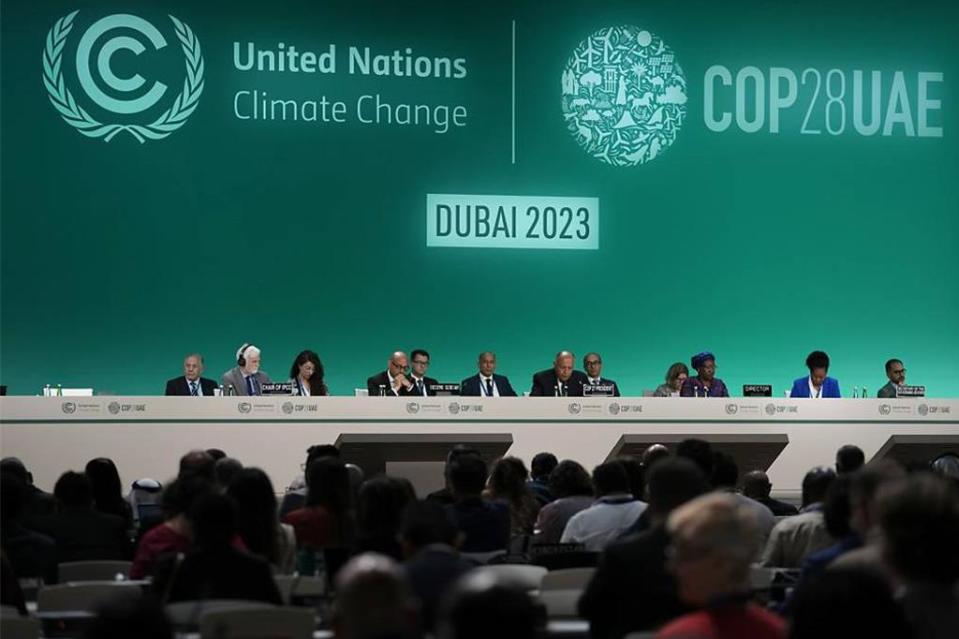 COP28將於12日閉幕，惟各國針對化石燃料依舊意見分歧。圖／美聯社