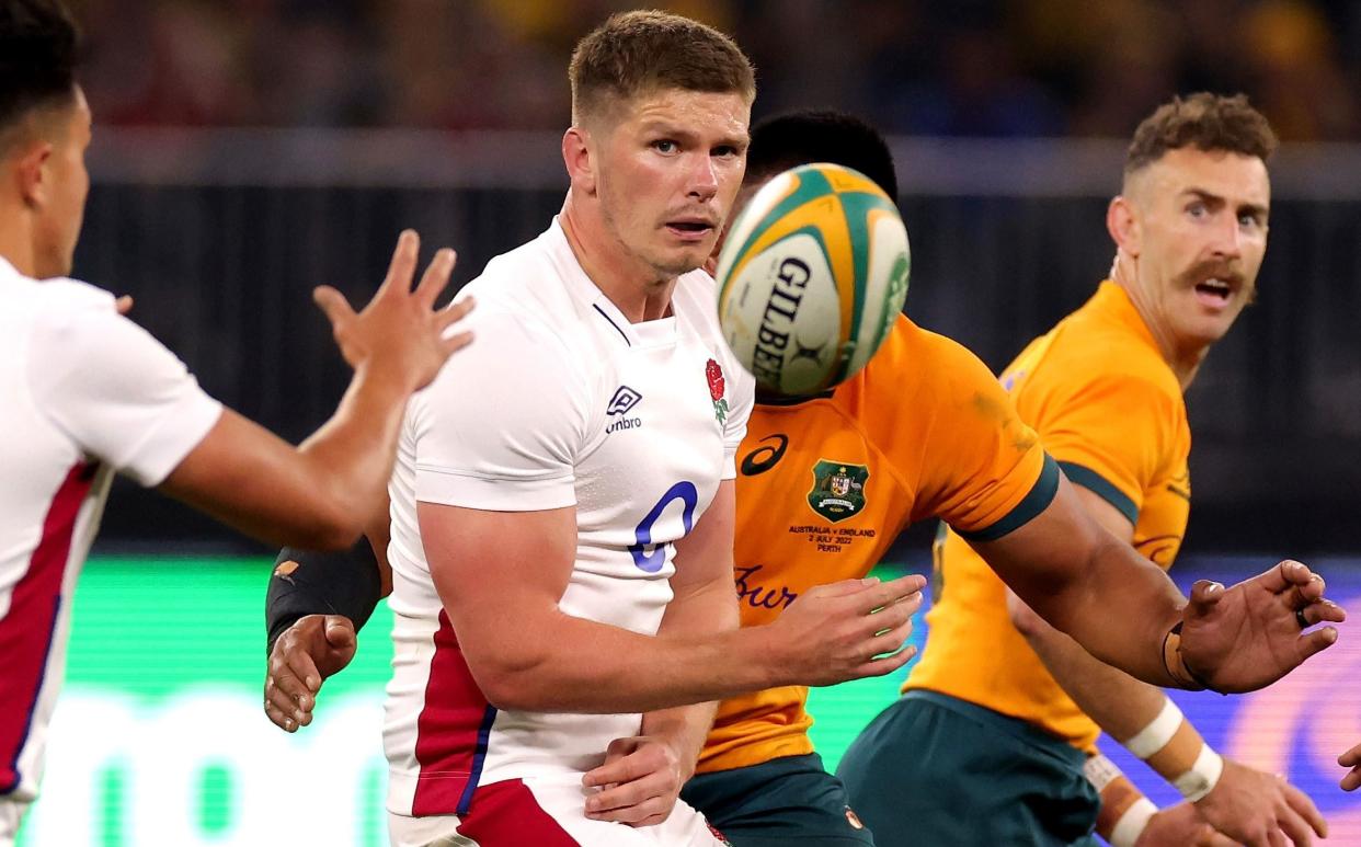 Owen Farrell passes the ball to Marcus Smith - SHUTTERSTOCK