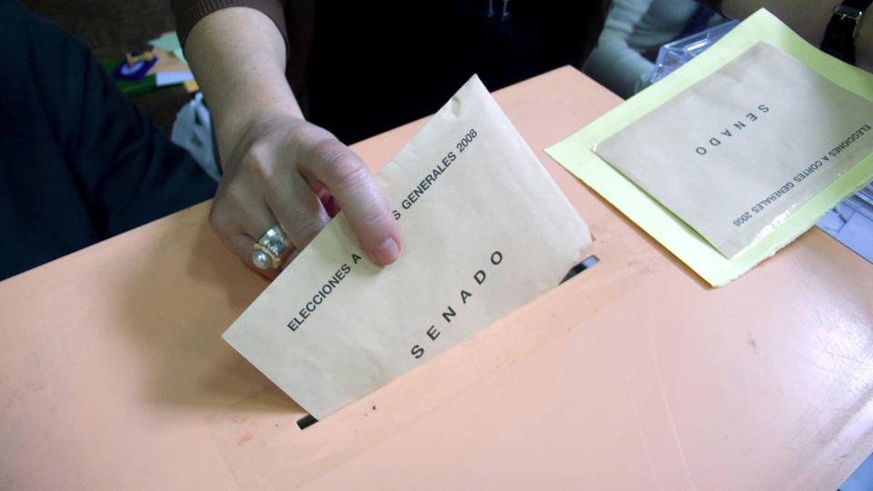 Votantes en Madrid. (Fernando Camino/Cover/Getty Images)