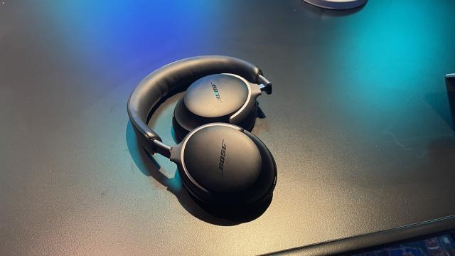 Bose QuietComfort Ultra Headphones vs Apple AirPods Max: what are the  differences?