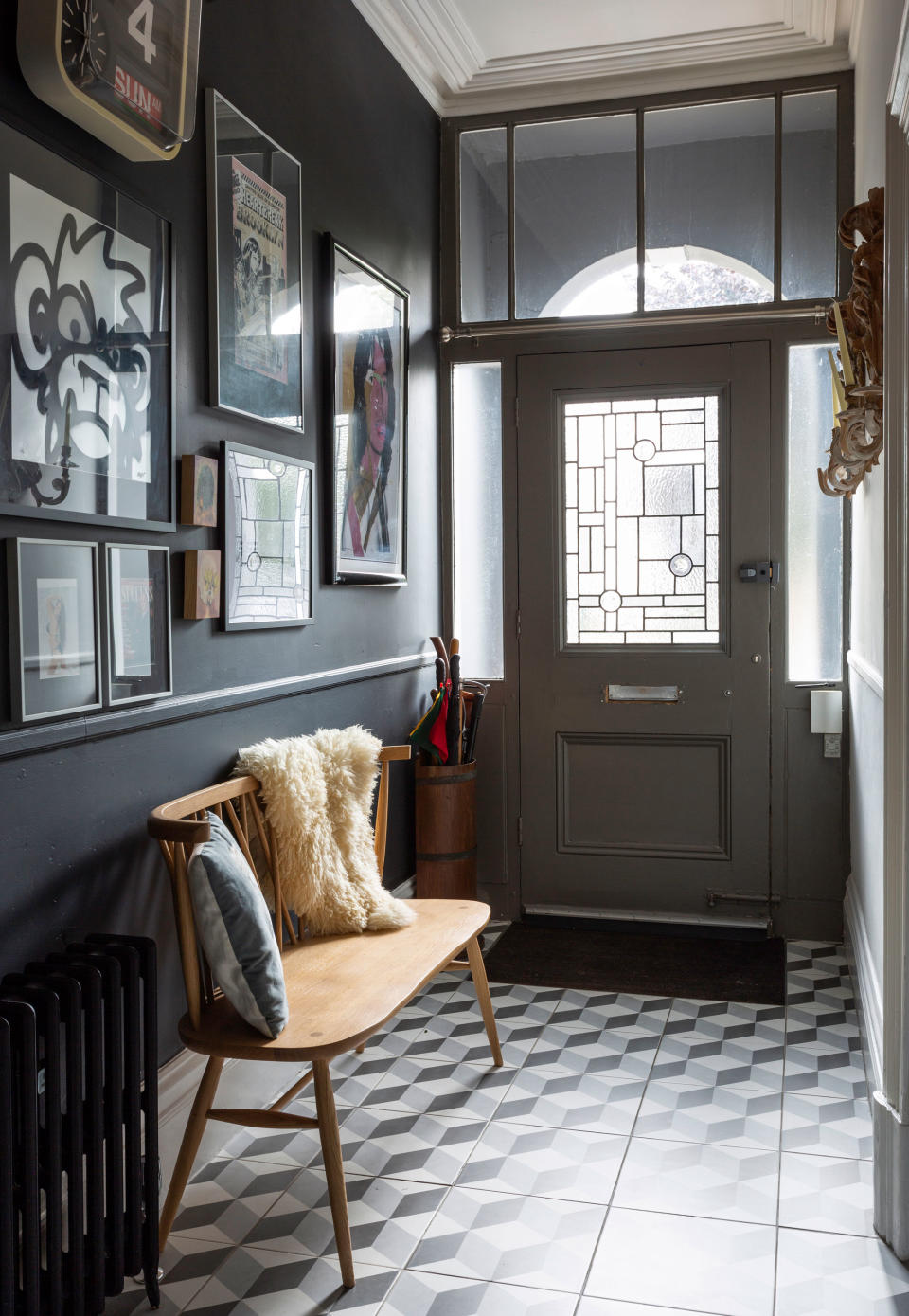 Decide what furniture to put in your hallway