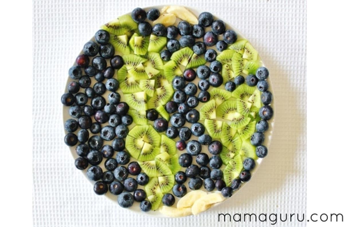 <p>Mamaguru</p><p>Celebrate Earth Day with a healthy snack! All you need is a round plate and a rough idea of a globe.</p><p>Directions <a href="http://mamaguru.com/earth-day-snack/" rel="nofollow noopener" target="_blank" data-ylk="slk:HERE;elm:context_link;itc:0;sec:content-canvas" class="link rapid-noclick-resp">HERE</a></p>