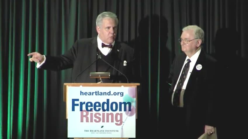 Joseph Morris, left, delivering a speech at&nbsp;the Heartland Institute's 32nd Anniversary Benefit Dinner in September 2016.&nbsp; (Photo: <a href="https://www.youtube.com/watch?v=rEiYg4sP0h8&t=420s" target="_blank">Heartland Institute</a>)