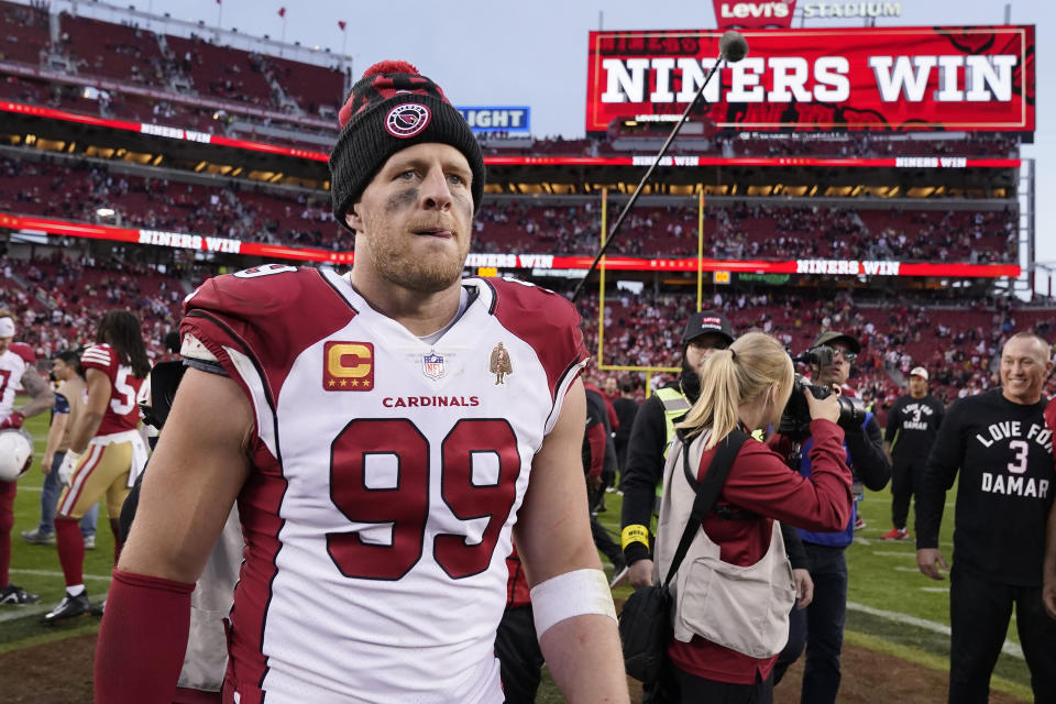 Arizona Cardinals defensive end JJ Watt walks off the field after an NFL football game against the San Francisco 49ers in Santa Clara, Calif., Sunday, Jan. 8, 2023 (AP Photo/Godofredo A.Vásquez)