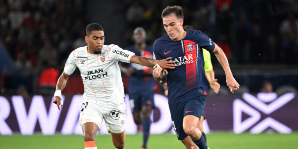 PSG ‘open to selling’ Manchester United transfer target