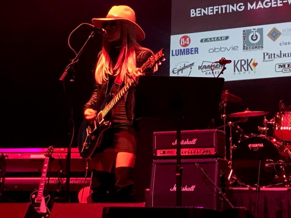 Guitar powerhouse Orianthi will open for Pittsburgh blues-rocker's Ghost Hounds at the Roxian Theatre.