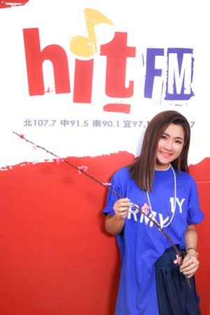 Selina坦言從沒自己睡過覺。（圖／Hit Fm聯播網提供）