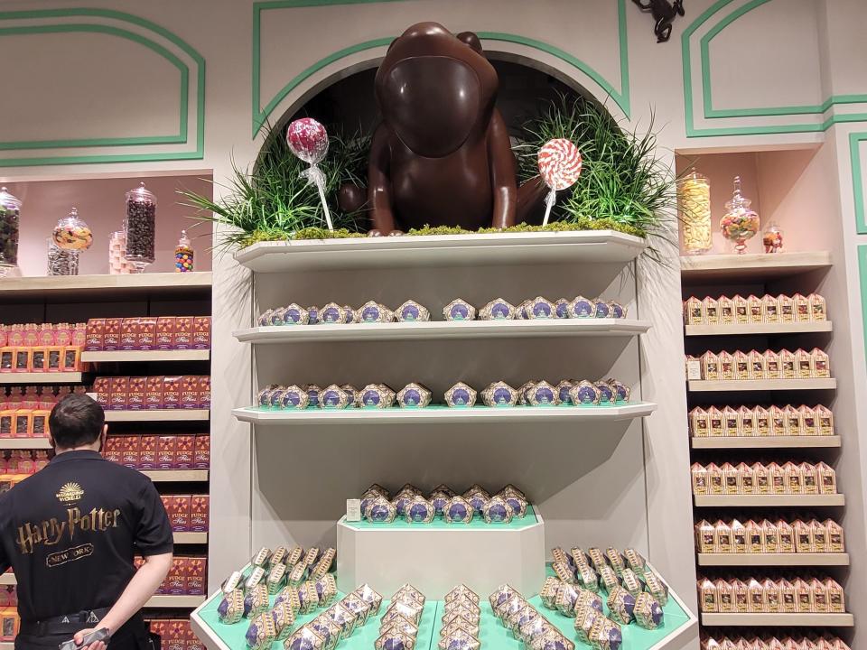 harry potter store tour chocolate frogs