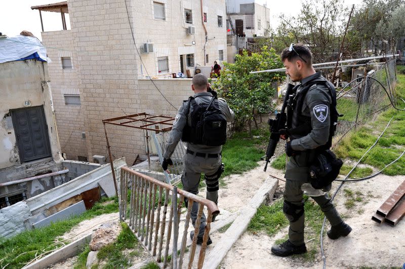 Israel seals off home of Palestinian synagogue gunman