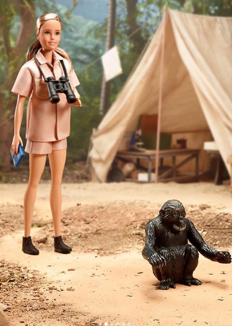 La Barbie Jane Goodall con el chimpancé David Greybeard