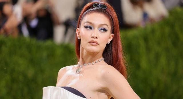 Bella Hadid's Met Gala Makeup