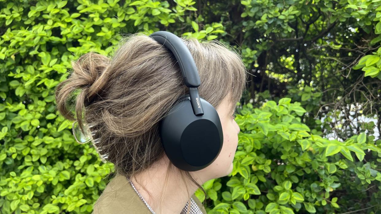  The noise-cancelling Sony WH-1000XM5 headphones. 