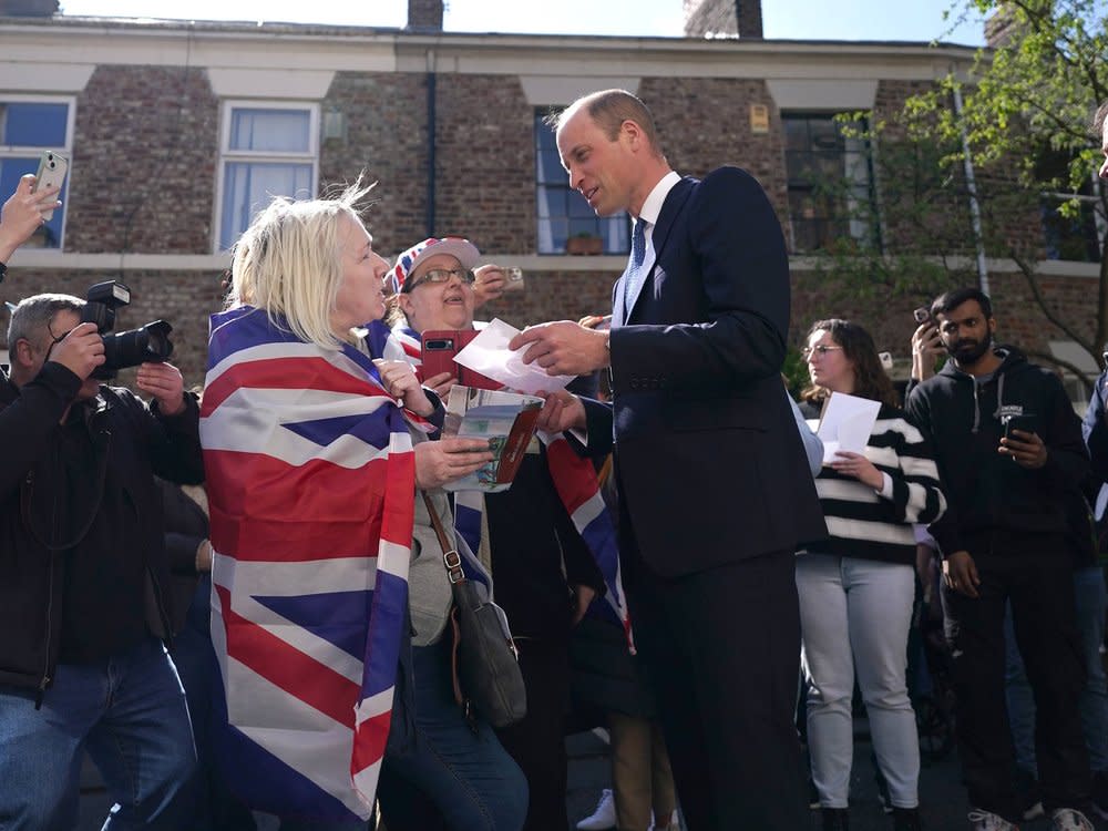 Prinz William mit den Bürgern in Newcastle. (Bild: imago images/Spotlight Royal)