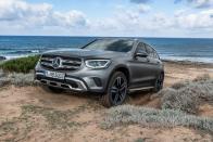 <p>Opting for the AMG Line trim brings a slightly more aggressive front bumper and diamond block grille in front and angular exhaust tips in the rear. 19-inch AMG split 5-spoke wheels are standard while 20-inch AMG Y 5-soke wheels are optional.</p>