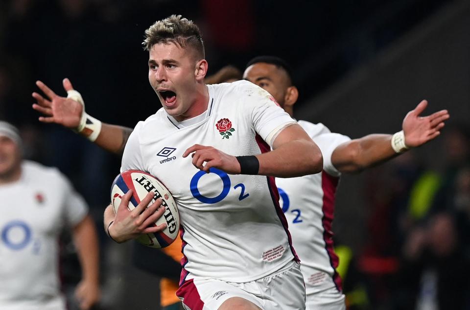 Freddie Steward runs in England’s opening try (AFP)