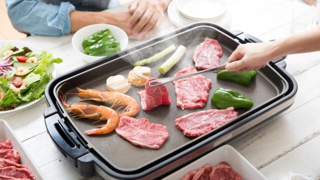 How To Clean Stuck Food From An Electric Griddle