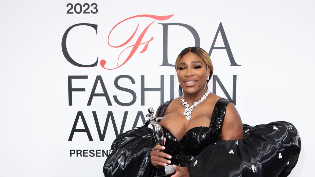 new york, new york november 06 serena williams, fashion icon award winner, attends the 2023 cfda fashion awards at american museum of natural history on november 06, 2023 in new york city photo by dimitrios kambourisgetty images