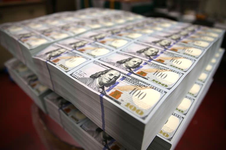 El dólar opera a $185,75 para la venta